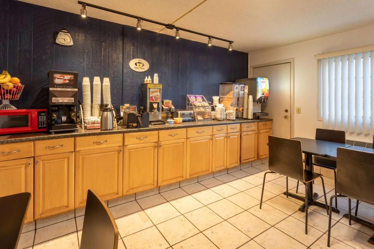 Super 8 By Wyndham Wooster Hotel Ngoại thất bức ảnh