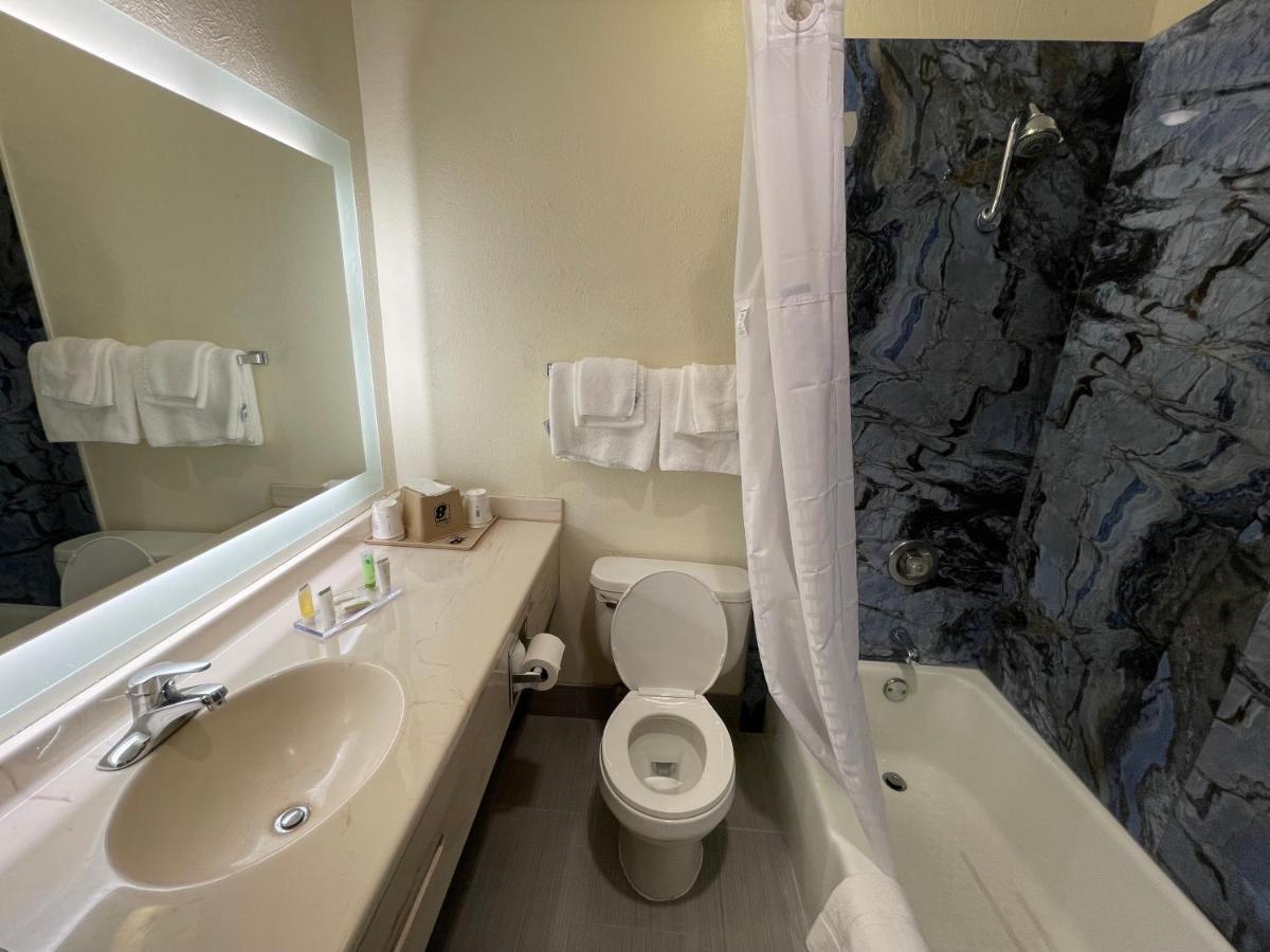 Super 8 By Wyndham Wooster Hotel Ngoại thất bức ảnh